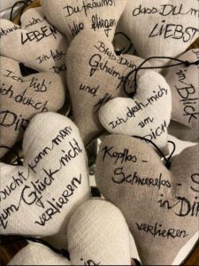 Monca-Art - TExtil Art - hangenähte Accessoire