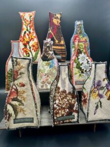 Jiffyvasen_Gobelin_Handgenäht - Textilkunst Monica Schachl